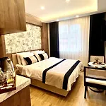 Besiktas Hotel *